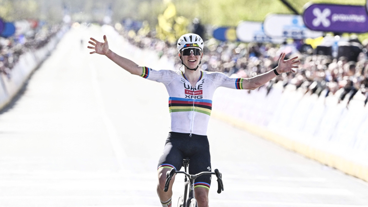 Rival de Tadej Pogacar ‘se baja del bus’ y advierte que no tiene el nivel para derrotar al esloveno