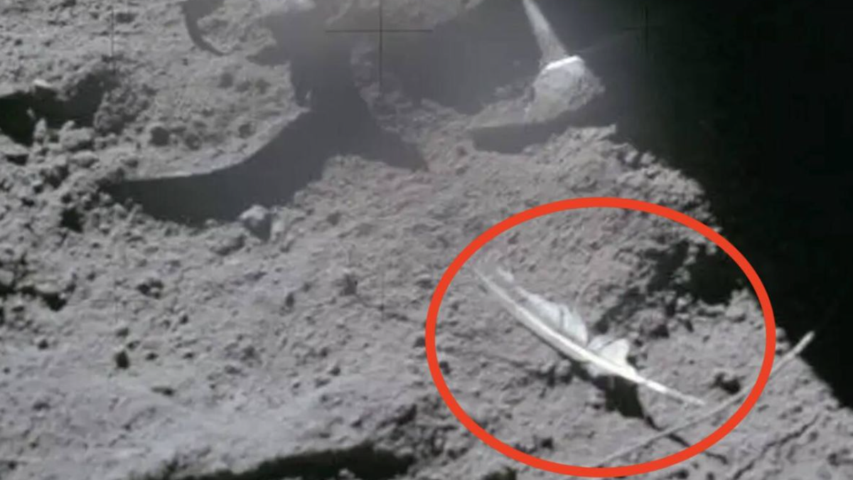 ¿Por qué hay una pluma y un martillo en la Luna? La historia de un experimento de la misión Apolo 15