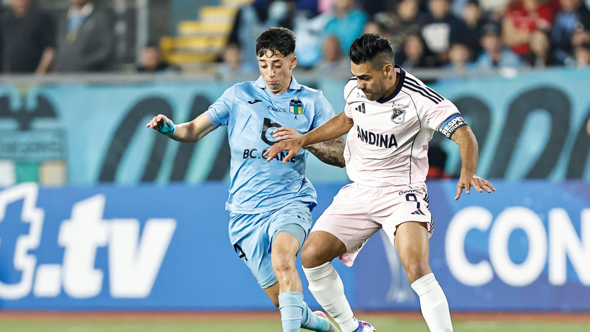 Falcao regresó al campo, pero quedó aburrido tras la derrota de Millonarios contra O'Higgins e hizo mucha autocrítica: 'Nos equivocamos'