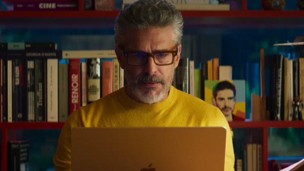 'Almodóvar me dijo que no quería un retrato suyo amable': Leo Sbaraglia habló con EL TIEMPO de su papel en 'Amarga Navidad'