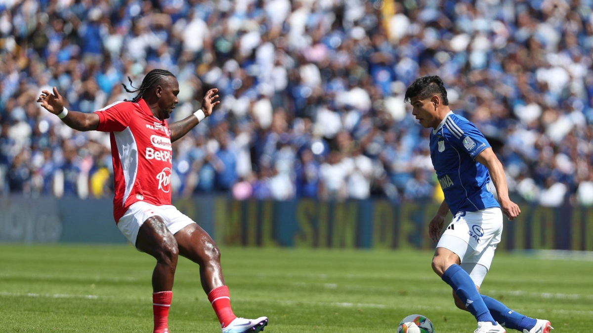 Hugo Rodallega dijo todo lo contrario que Falcao tras el clásico de Bogotá: 'Nosotros felicitamos al árbitro', y le puso pimienta a la polémica
