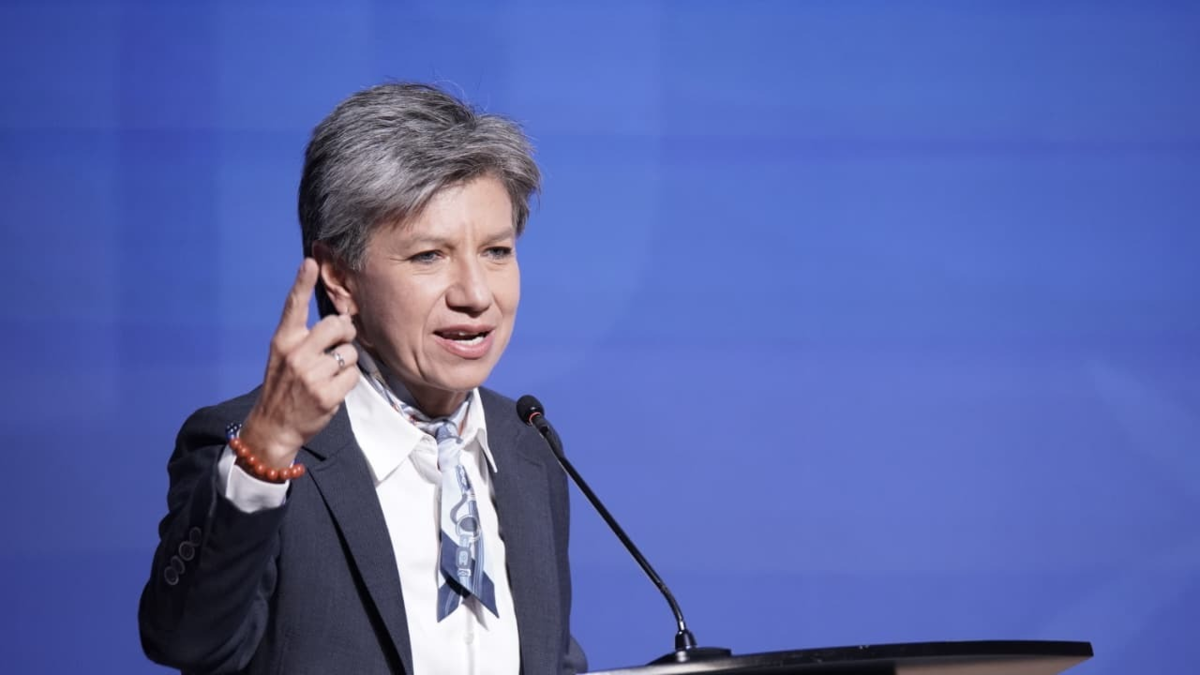 ‘El centralismo presidencialista ni hace ni deja hacer’: Claudia López propone a gobernadores un fondo para subregiones y descentralizar planeación