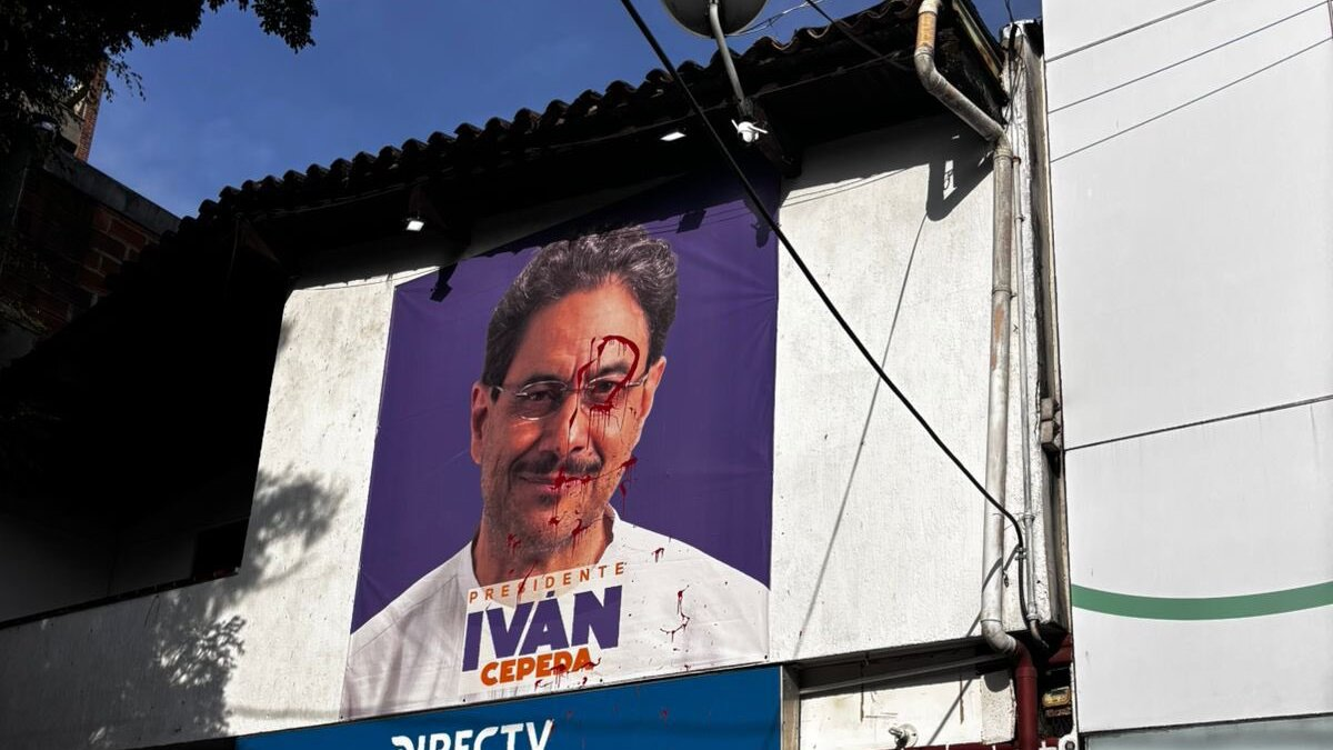 Atacan sede de campaña de Iván Cepeda en Medellín un día después de su inauguración: el hecho se suma a otros ataques a sedes políticas en el país