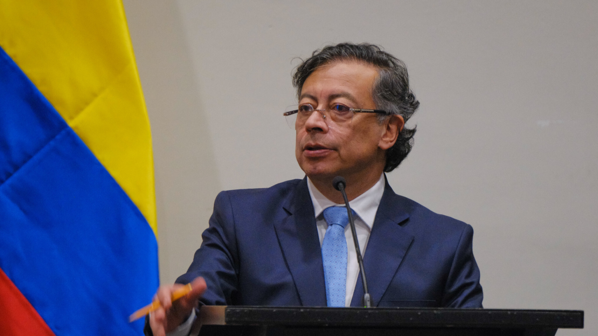 Presidente Gustavo Petro se ratifica en alerta de supuesto atentado contra Iván Cepeda tras controversia con la CIA