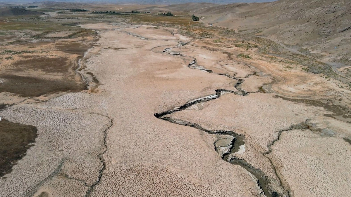 Fenómeno de El Niño llegaría antes de lo esperado y sería ‘fuerte’ o ‘muy fuerte’, confirma el Ideam: ‘La sequía se está exacerbando en todo el país’