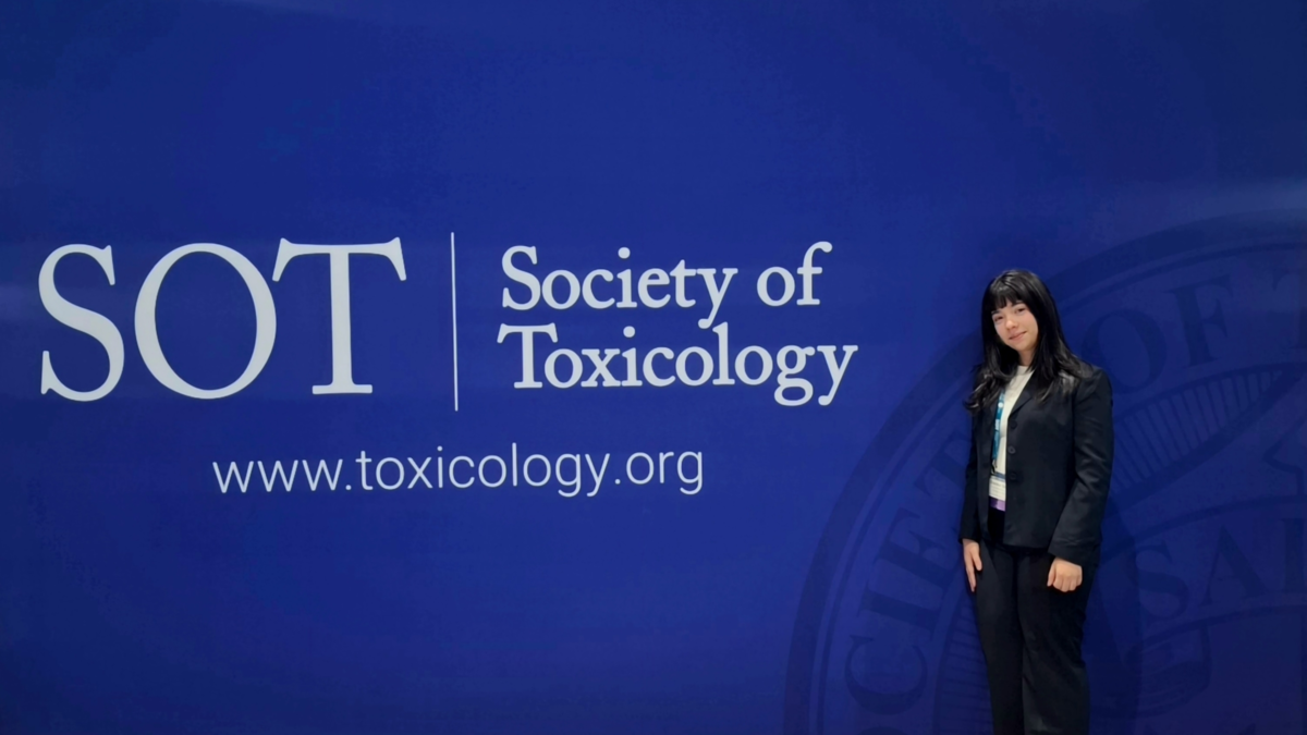 Estudiante de Unicartagena es reconocida en EE. UU. por estudio sobre nanopartículas y sus posibles efectos en la salud humana