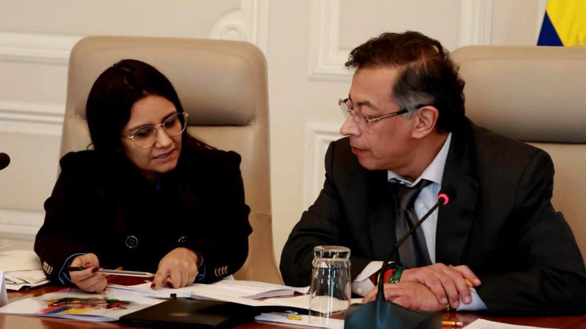 Presidente Gustavo Petro rompe su silencio y habla por primera vez del escándalo de las declaraciones de Angie Rodríguez contra Juliana Guerrero