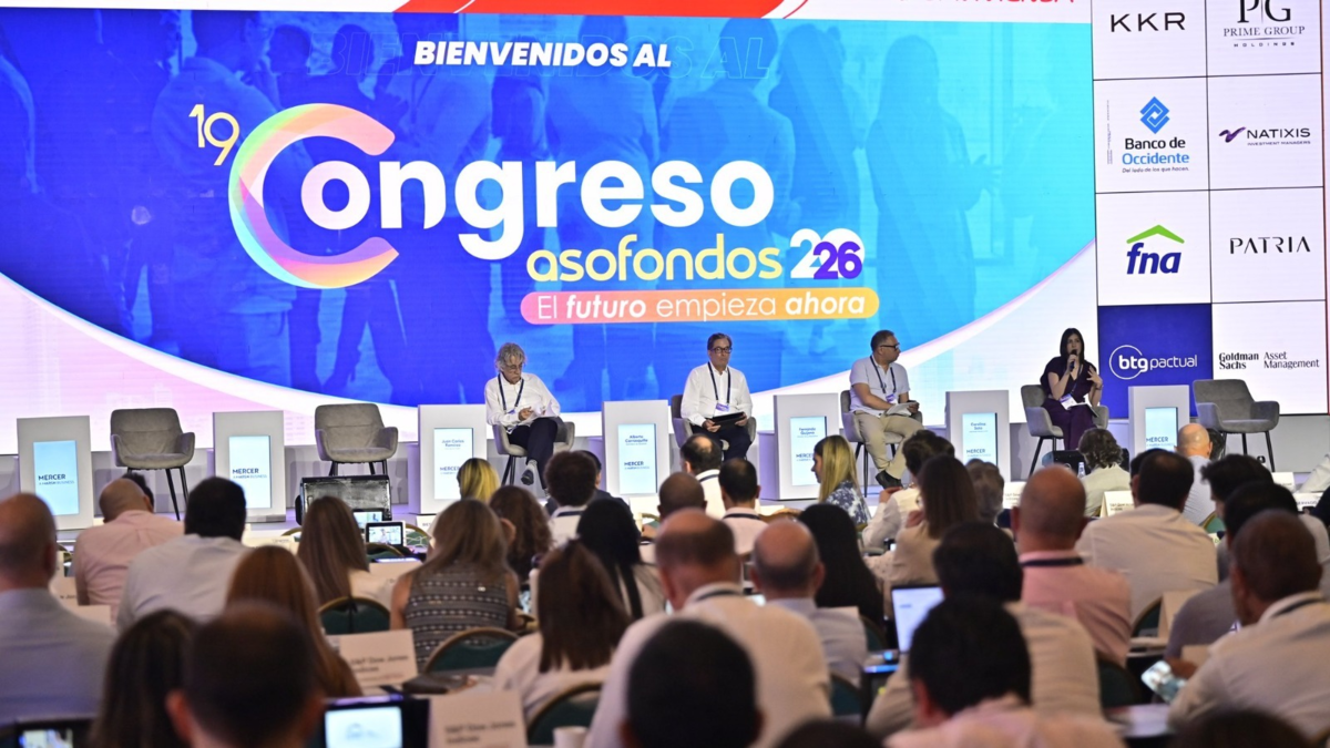 “O hacemos el ajuste o nos lo hacen”: las advertencias del panel de expertos económicos en Asofondos