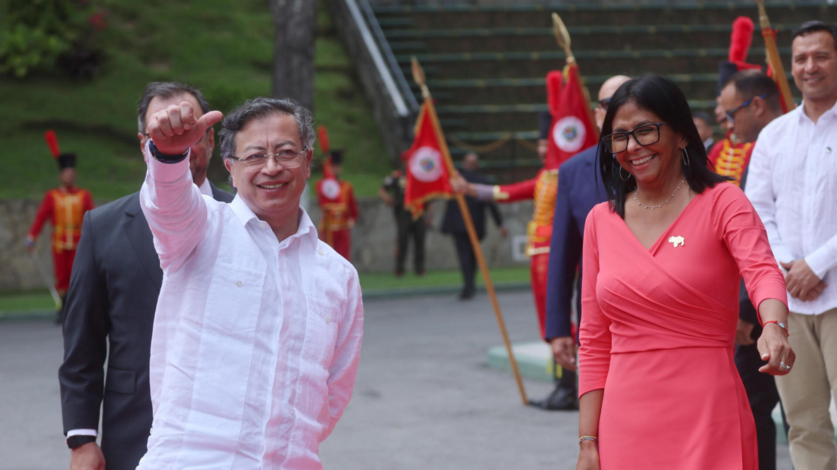 Familiares de colombianos detenidos en Venezuela piden al presidente Gustavo Petro mediar ante Delcy Rodríguez para su liberación
