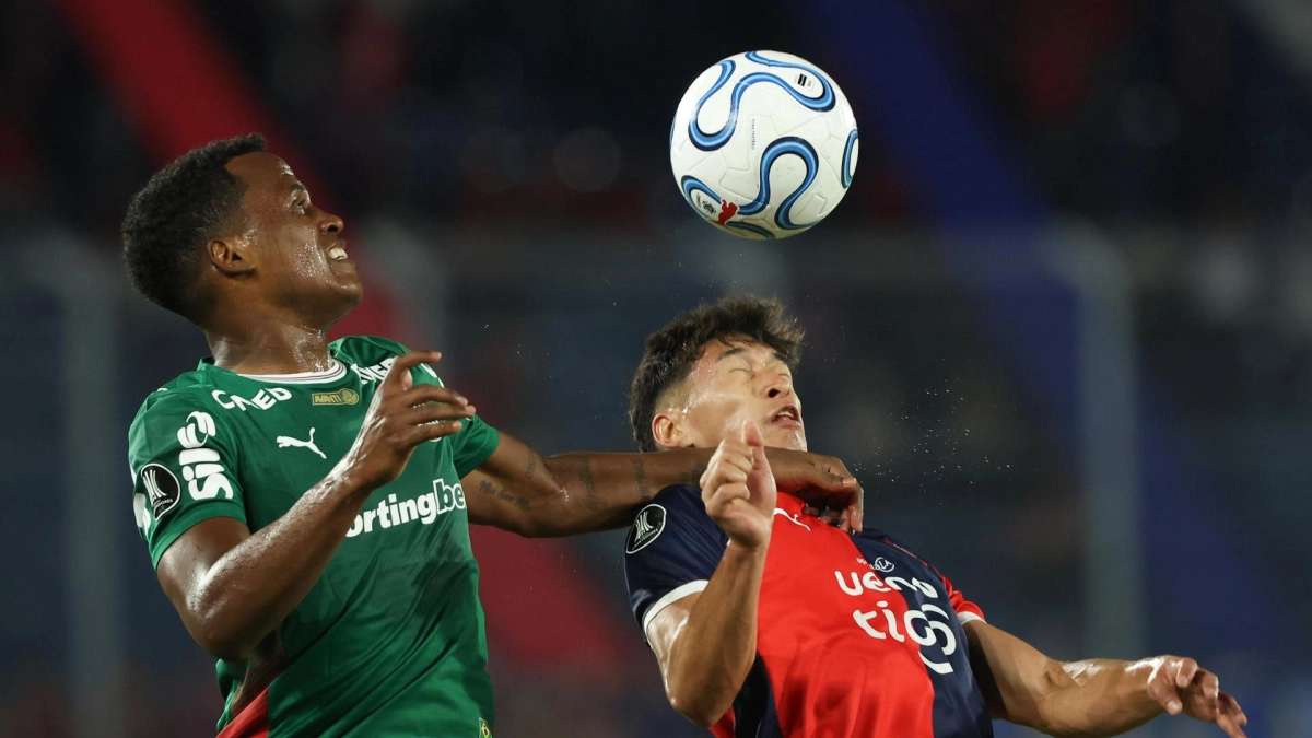 Video | Jhon Arias sigue enchufado: espectacular golazo de cabeza en el triunfo de Palmeiras sobre Fortaleza