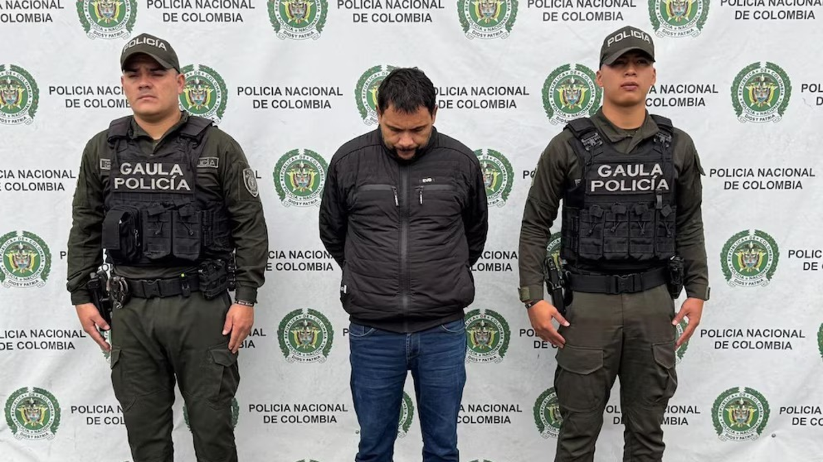 Cae en Bogotá a alias Marcos, jefe del frente ‘Joaquín González’ de las disidencias de ‘Calarcá’ señalado de extorsiones en el Tolima