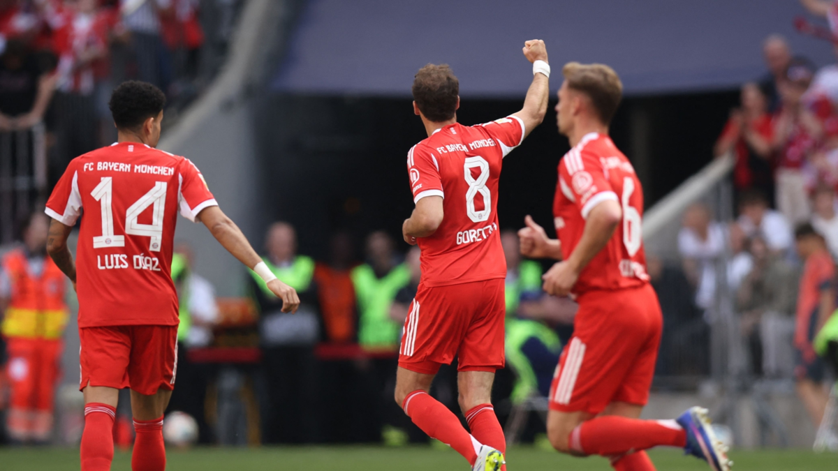 Con Luis Díaz todo el segundo tiempo, Bayern Múnich salvó un empate contra el colero, Hoffenheim, con un autogol en el último minuto