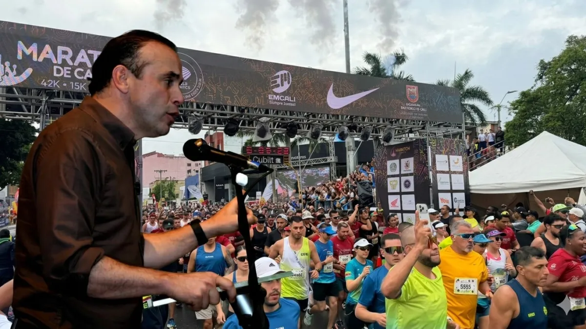‘Hace una semana éramos una ciudad donde se ponían bombas’: alcalde Alejandro Eder, tras éxito de la Maratón de Cali y polémica por la caída de atleta