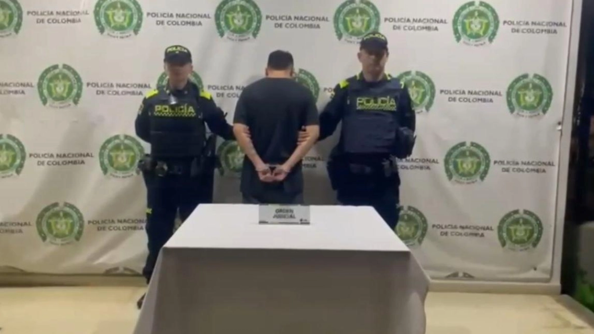 Video revela cómo apartamenteros querían ingresar a robar en Bucaramanga: cayó el implicado que habría entrado a hurtar a varios inmuebles