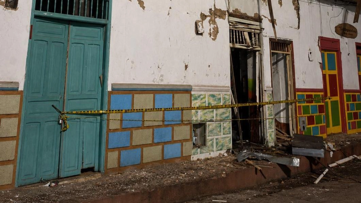 Terror en Antioquia | Atentado con explosivos sacudió el parque principal de Carolina del Príncipe: esto es lo que se sabe del atentado