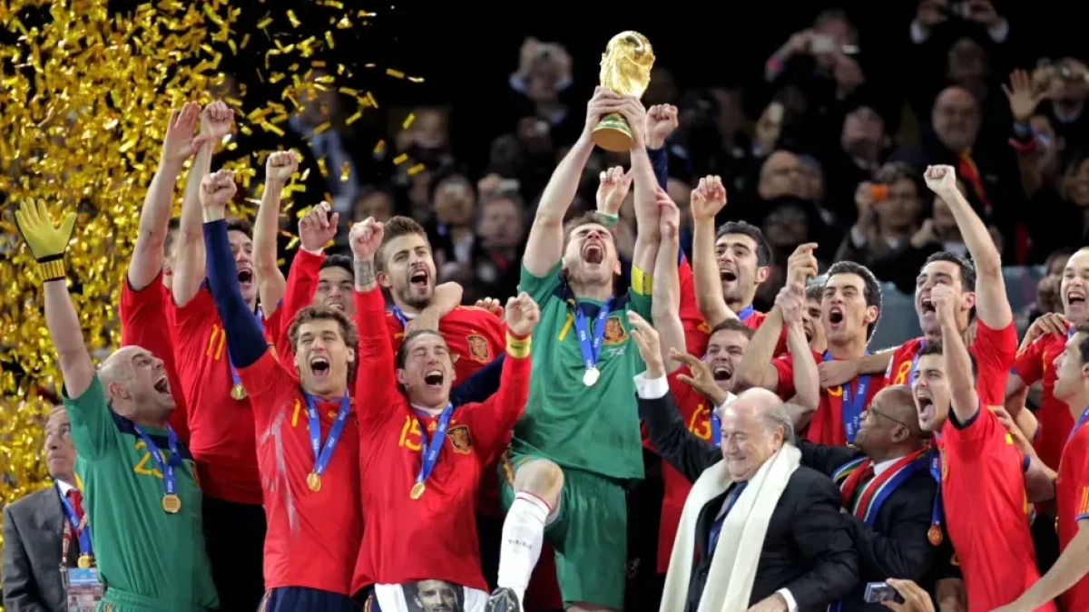 Conmoción en España: desapareció la mítica camiseta que Iker Casillas utilizó en la final del Mundial 2010 y que era exhibida en Museo de Legends