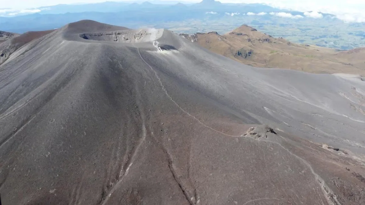 El volcán Puracé aumenta su actividad con emisiones de ceniza en el suroeste de Colombia, según Servicio Geológico Colombiano: 'Significativamente'