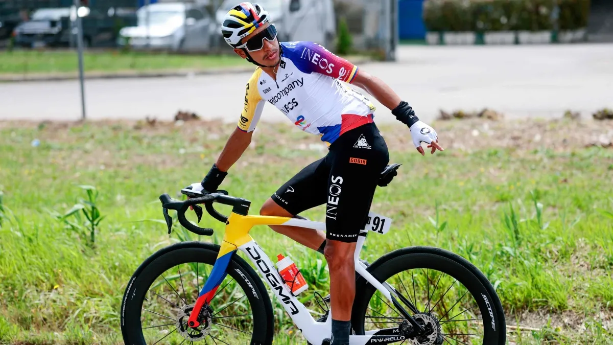 Egan Bernal y Sergio Higuita aguantaron el ritmo brutal de la etapa 2 del Tour de Francia: Vingegaard y Pogacar se dieron candela y Del Toro ganó