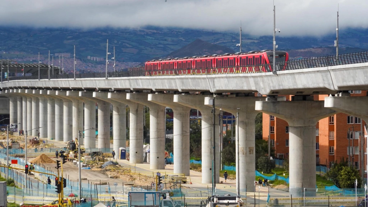 ¿Qué pasará con la iluminación bajo el viaducto del metro de Bogotá? Expertos advierten sobre riesgos en seguridad a falta de 20 meses de su entrega