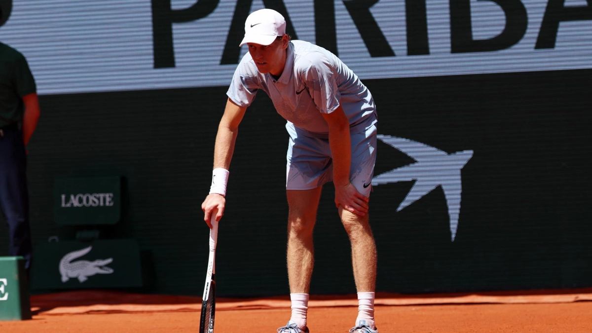 Se confirma el rumor: Jannik Sinner no se ha recuperado del todo, no jugará en Pekín y es duda para el resto del año