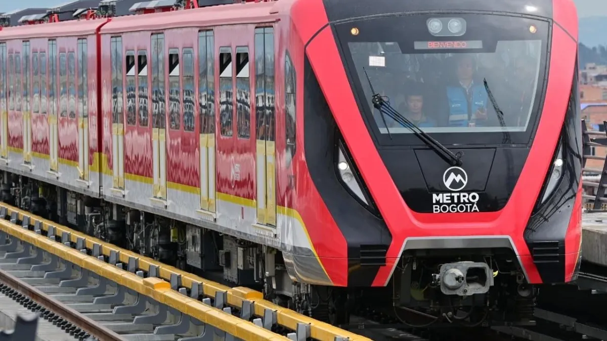 China's ambassador and Enrique Peñalosa exchange sharp words over Metro event