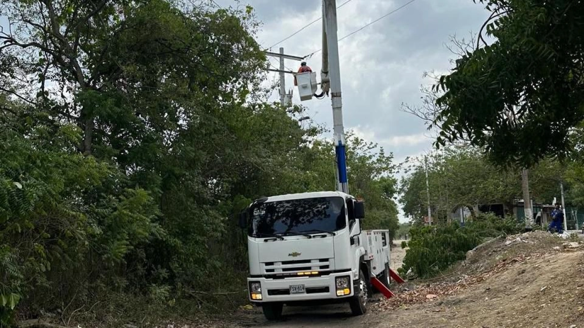 Galapa entre mejoras y fraude eléctrico: Air-e detecta fábrica conectada ilegalmente; ejecutará trabajos para reducir sobrecargas y apagones