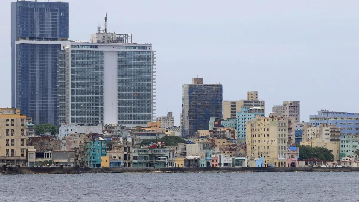 El turismo en Cuba se desploma y enfrenta su peor crisis en años: ¿qué está detrás de este fenómeno?
