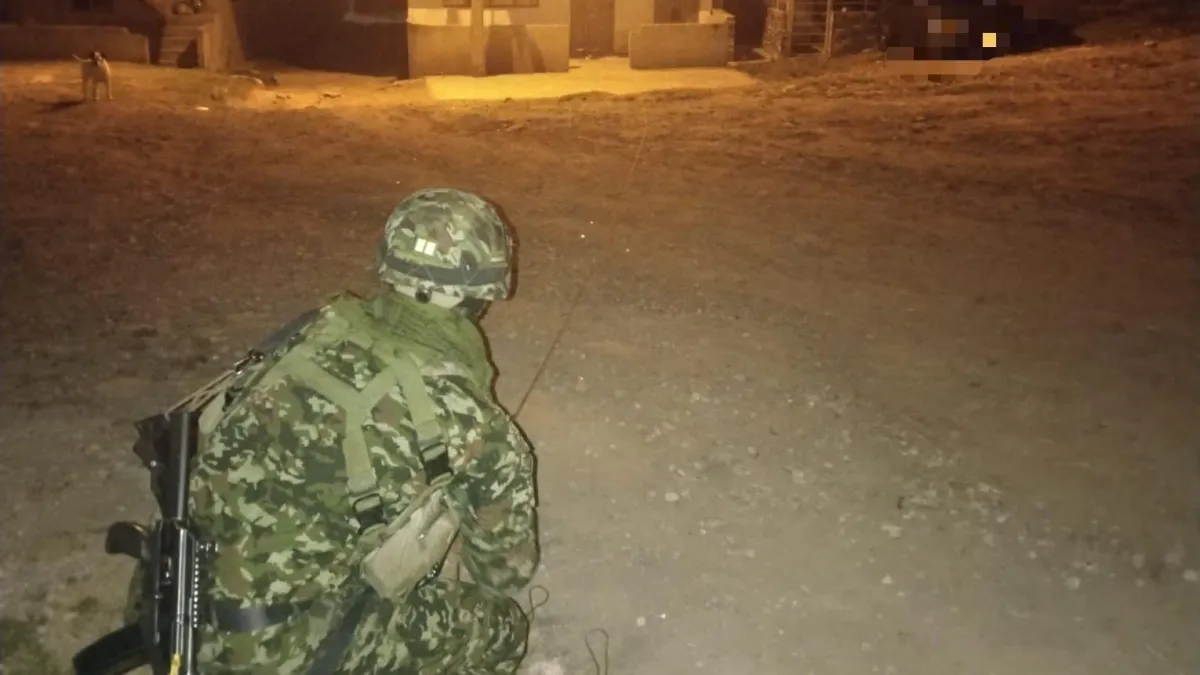 Una llamada evitó una tragedia en Ipiales, en la frontera con Ecuador: el Ejército desactivó explosivo lanzado contra una casa por el 'Tren de Aragua'