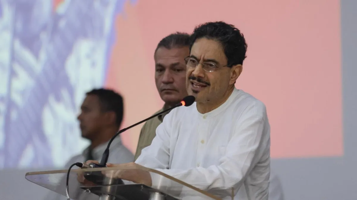 Iván Cepeda hizo cambios 'extremos' en su plan de gobierno: ¿por qué tuvo que borrar la palabra 'constituyente'?