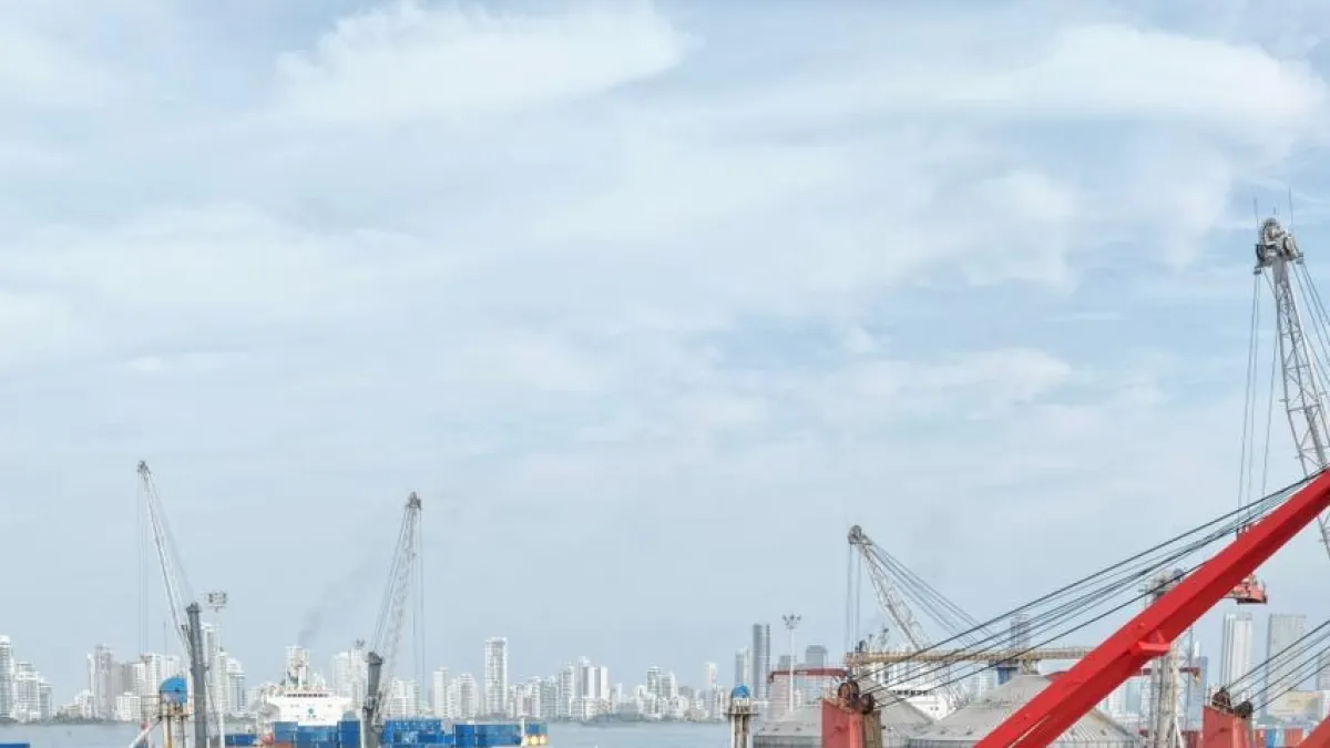 Exclusivo: el polémico fallo de un juzgado de Cartagena que busca poner a rodar medio centenar de buses contaminantes y viejos