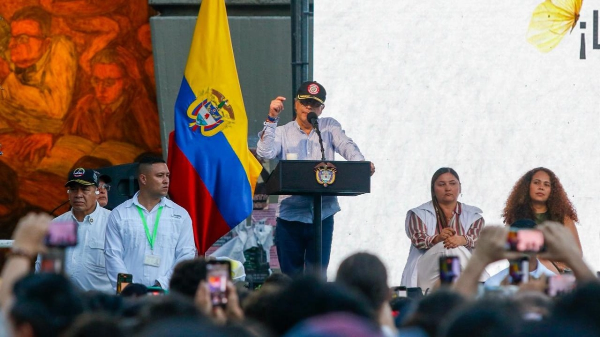 Los reiterados choques del gobierno Petro con los poderes independientes: así fueron las tensiones con las cortes, Congreso y Banco de la República
