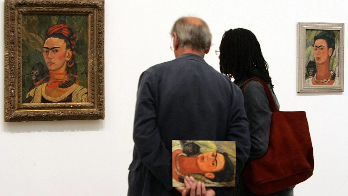 Una retrospectiva de Frida Kahlo abre en el Tate Modern londinense, batiendo récord de ventas de entradas
