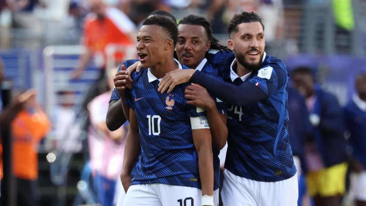 Kylian Mbappé y Francia, la tormenta eléctrica de Irak: clasificaron a la siguiente fase del Mundial y el delantero se fue de doblete