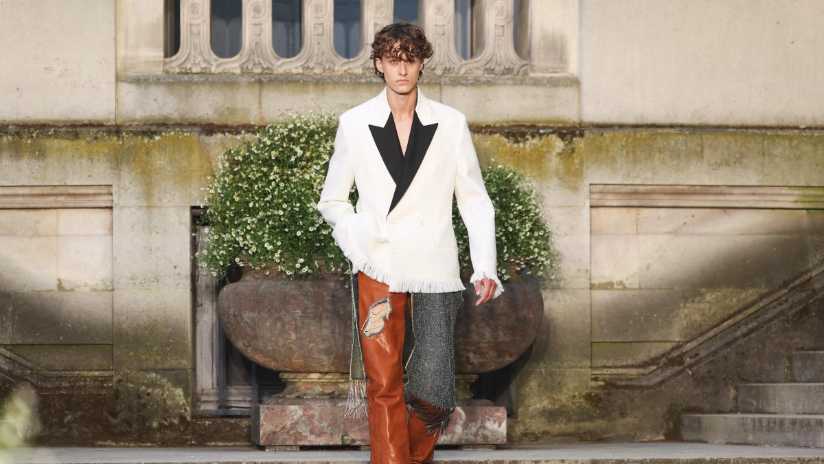 Del cuero a pijamas de lujo: las tendencias que dejó la Semana de la Moda Masculina de París