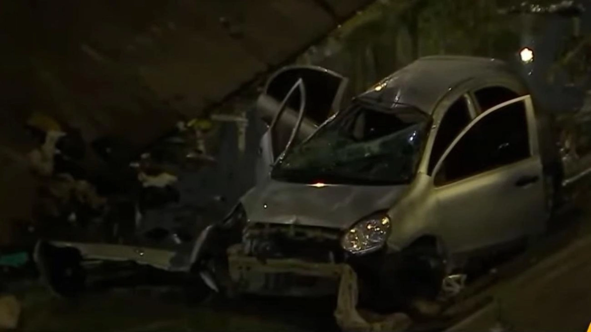 Carro cayó a un caño tras persecución policial y balacera en el barrio Galán, en el suroccidente de Bogotá: tres personas resultaron lesionadas