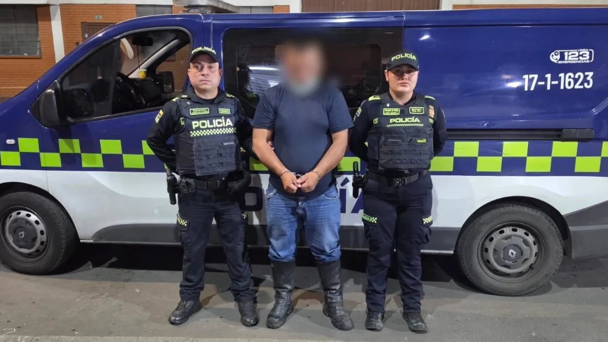 Capturan a falso funcionario de empresa de servicios públicos que habría intentado ingresar a un local en Bogotá para robar