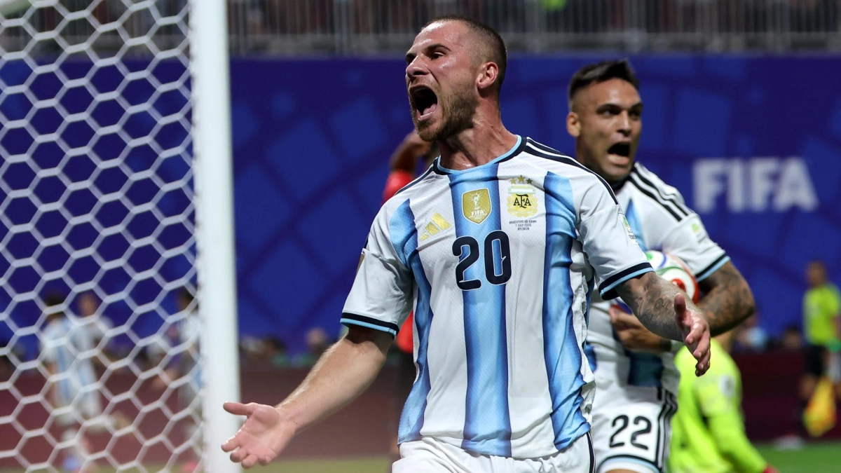 Video | Argentina la vio gris, sacó la categoría, derrotó a Egipto y clasificó en la agonía a los cuartos de final del Mundial