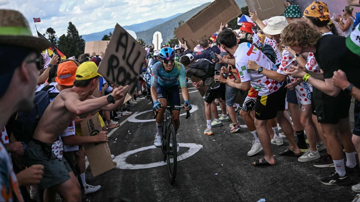 Harold Tejada escaló en la general tras el retiro de Pogacar en la etapa 8 de la Vuelta a España: así quedaron los colombianos en la clasificación