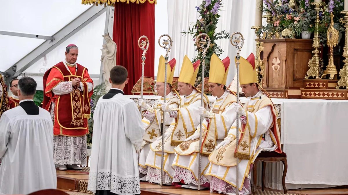 La rebelión de tradicionalistas que desafió al Papa León XIV