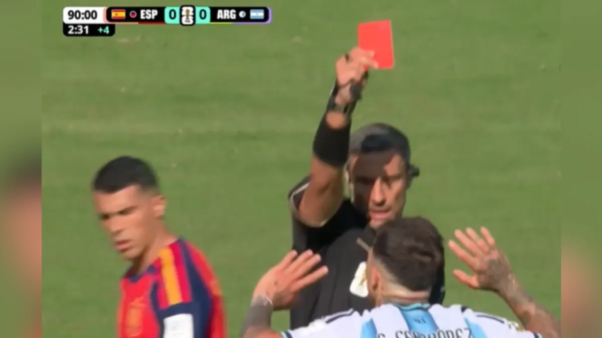 Video | Esta fue la falta de Enzo Fernández contra Cubarsí que dejó a Argentina con 10 en la final del Mundial