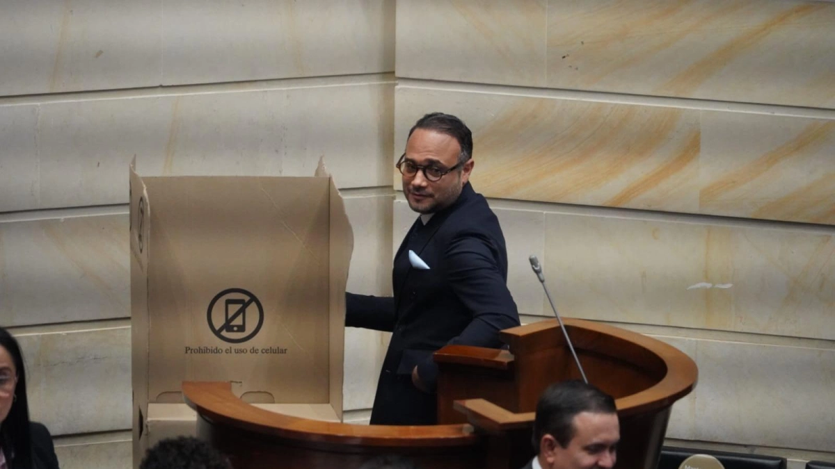 Henríquez gana la presidencia del Senado en votación marcada por apoyo del Pacto Histórico