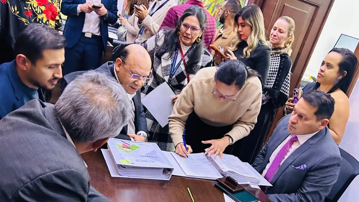 ¿Existe responsabilidad penal del exministro de Hacienda por el presunto ocultamiento del estado de la crisis fiscal?