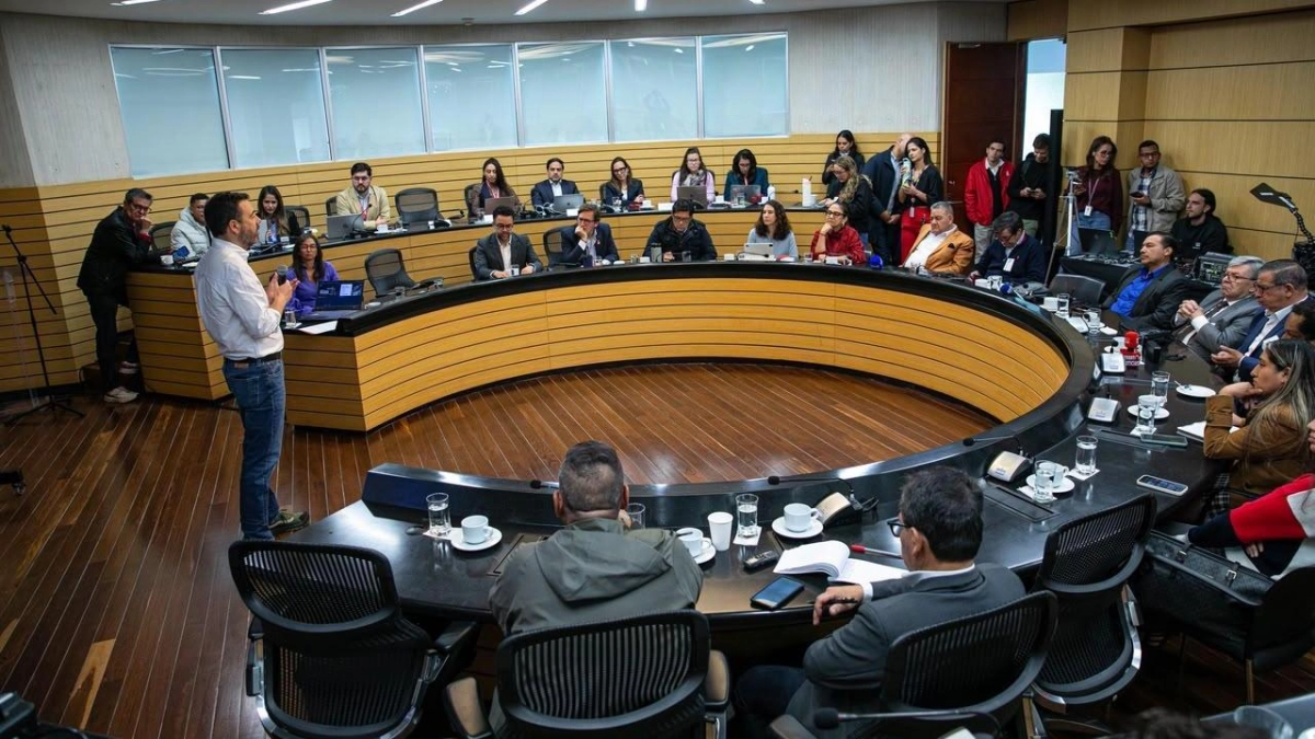 Nueva reforma tributaria para Bogotá: Alcaldía lleva nuevamente al Concejo proyecto con cobro de alumbrado público, exenciones y alivio para morosos