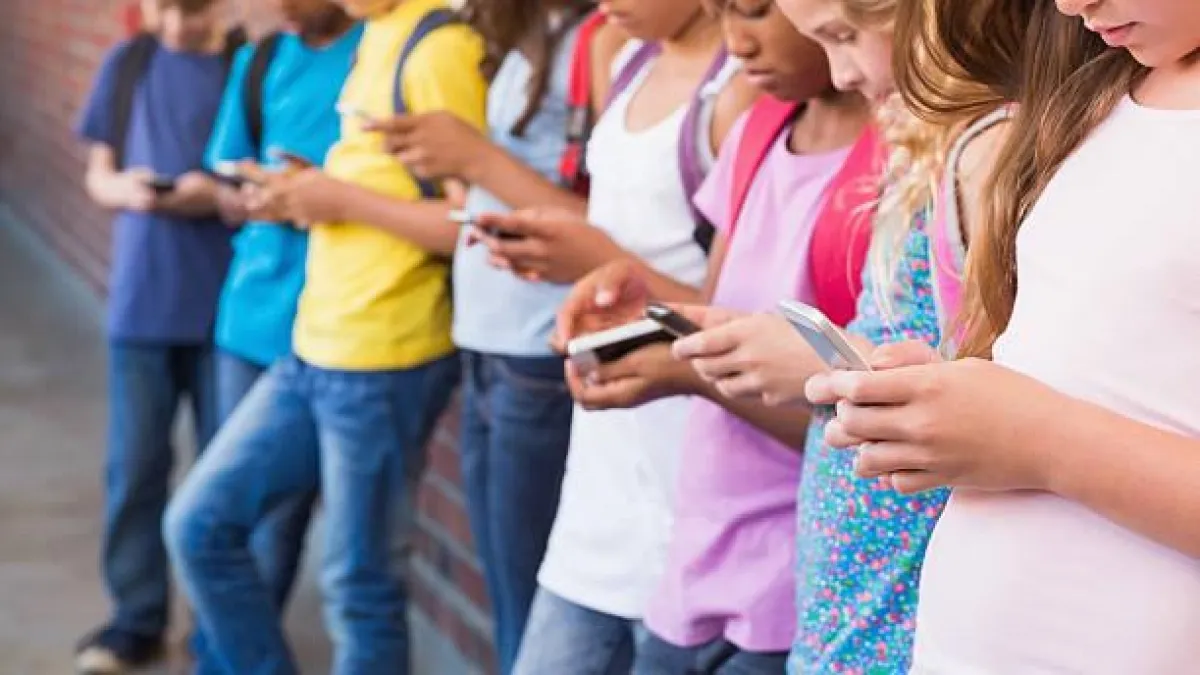 Bogotá fija nuevas reglas para el uso de celulares y pantallas en colegios públicos y privados: lo que debe saber