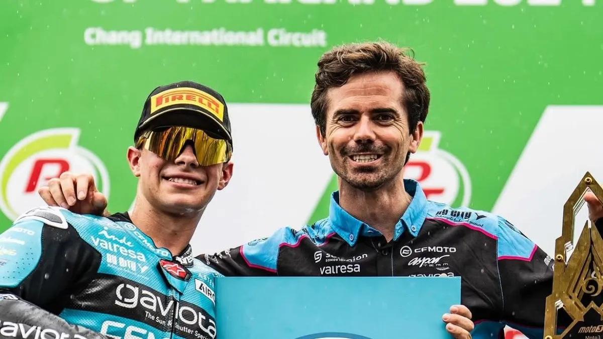 David Alonso, bajo la mirada experta de su mentor Nico Terol, antes de su paso a MotoGP