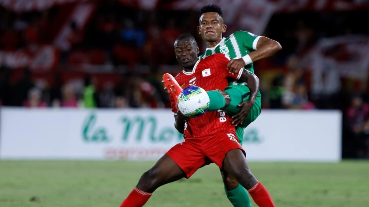 Adrián Ramos tuvo una fuerte pelea con Edwin Cardona en el clásico entre Nacional y América de Cali: '¿Me vas a pegar a mí?'