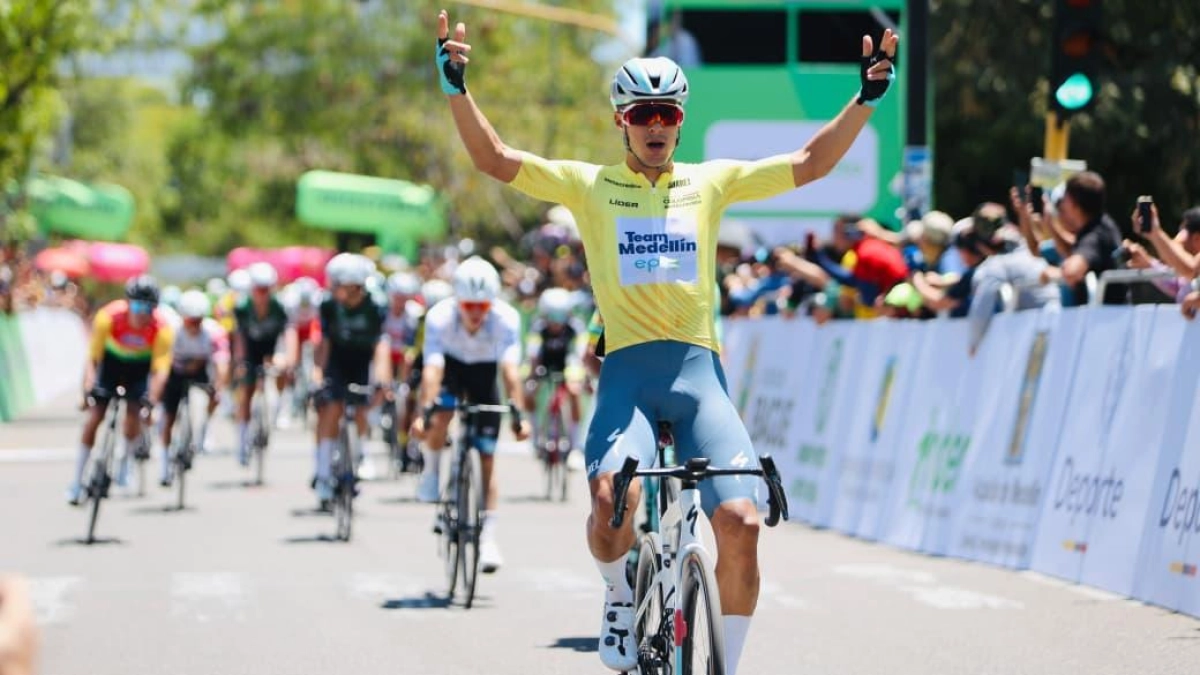 Wílmar Paredes tuvo desquite: ganó la etapa 3 del Clásico RCN y regresó a lo más alto de la clasificación general