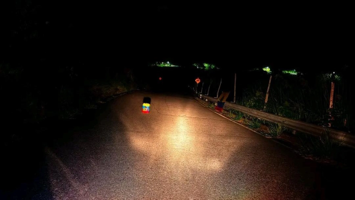 Cierre total en la vía Ituango-Medellín por artefacto sospechoso en la carretera: Ejército despliega drones y expertos ante posible trampa terrorista