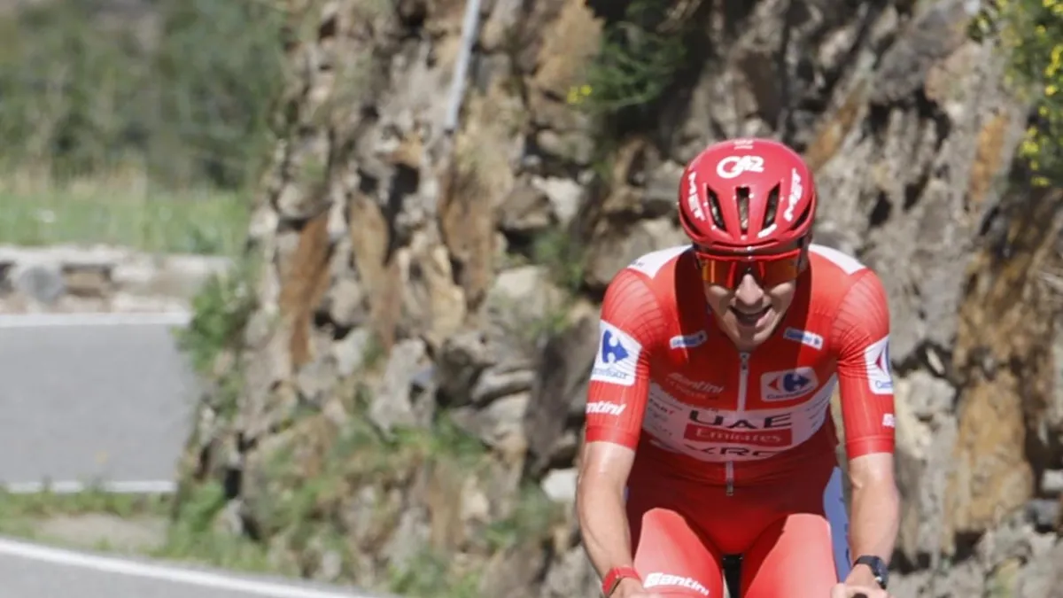Tadej Pogacar recibe duro mazazo: el mejor ciclista del mundo tiene que resignarse por el momento