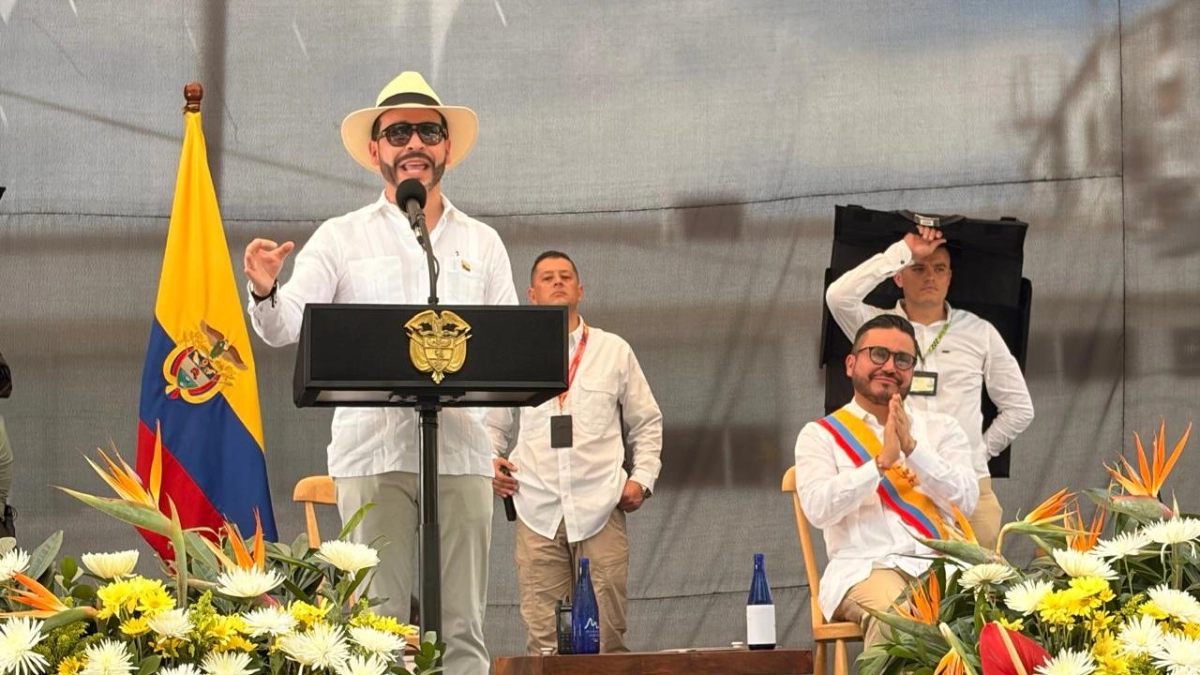 De La Espriella endurece su mensaje: funcionario salpicado, sale del Gobierno